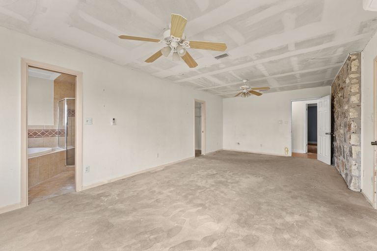 13-web-or-mls-103-westward-cove-16.jpg