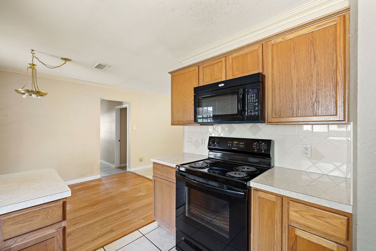 13-web-or-mls-1209-doris-ln-kcp-092524---76.jpg