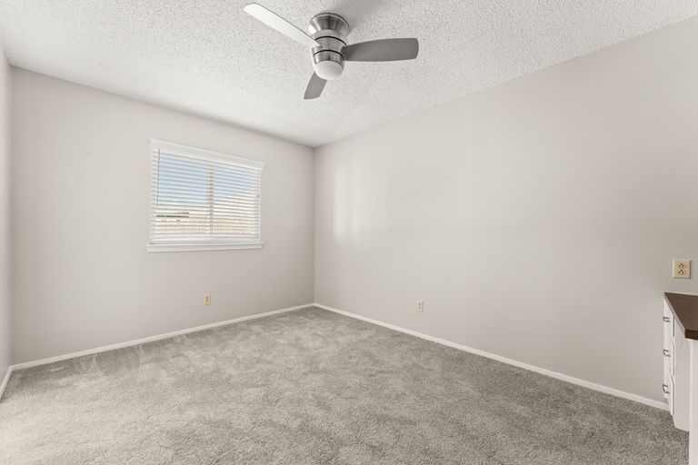 13-web-or-mls-12100-cactus-bend-(18-of-35).jpg