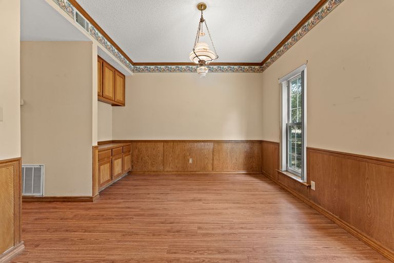 13-web-or-mls-13104-s-ridge-cir-18-1731615709.jpg