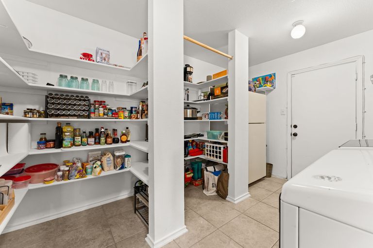 13-web-or-mls-1505-balsam-way-11-1745433768.jpg