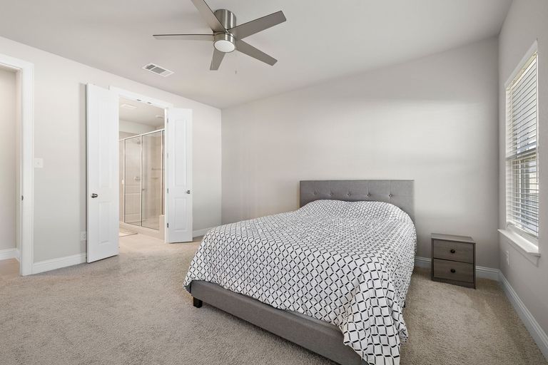 13-web-or-mls-151-catalina-dr-kcp-032525---39.jpg