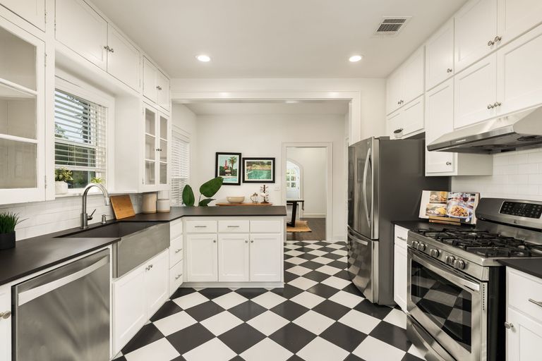 13-web-or-mls-1612-travis-heights-blvd-(14-of-35).jpg