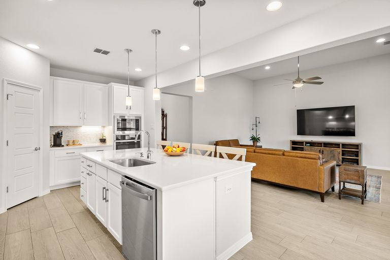 13-web-or-mls-16713-elsinore-ln-kcp-070925---162.jpg