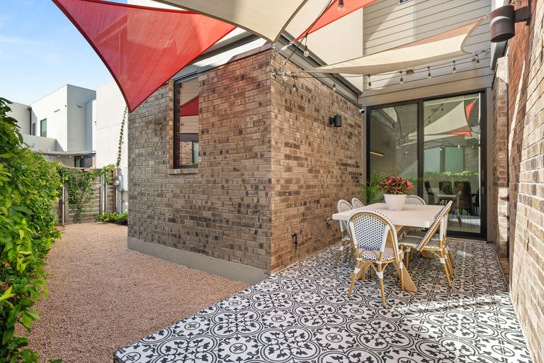13-web-or-mls-2524-doc-reeves-st-(5-of-30).jpg