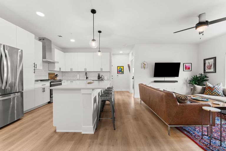 13-web-or-mls-3101-govalle-ave-215-12.jpg