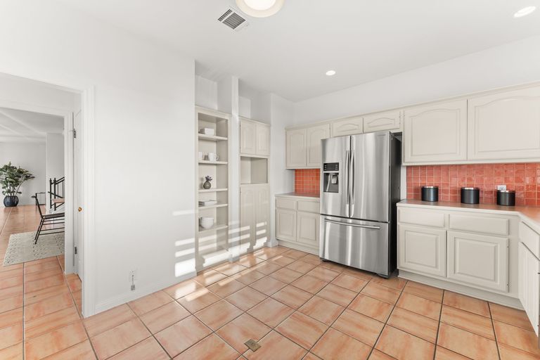 13-web-or-mls-5913-northwest-pl-13-1748297629.jpg