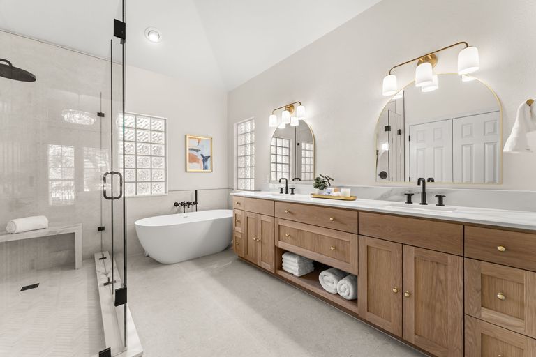 13-web-or-mls-6-dovedale-cove-17.jpg