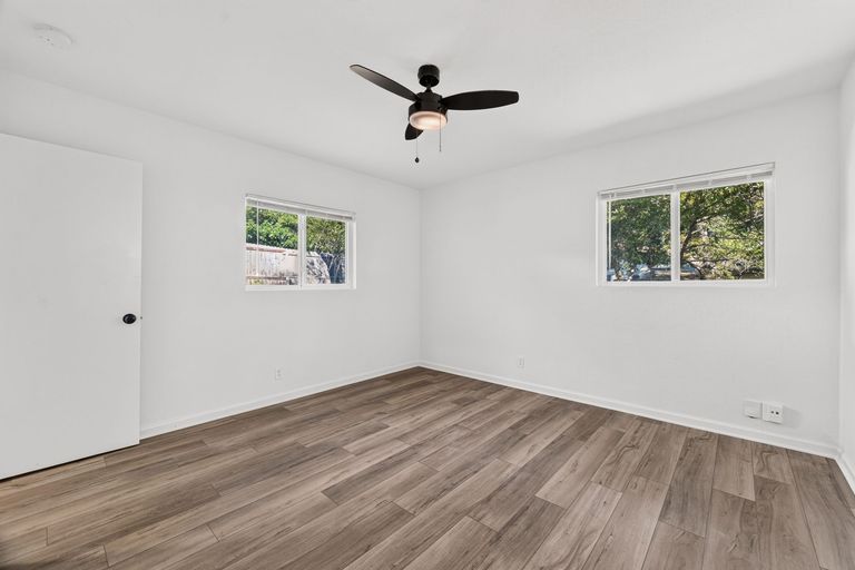 13-web-or-mls-6913-la-salle-dr-(13-of-25).jpg