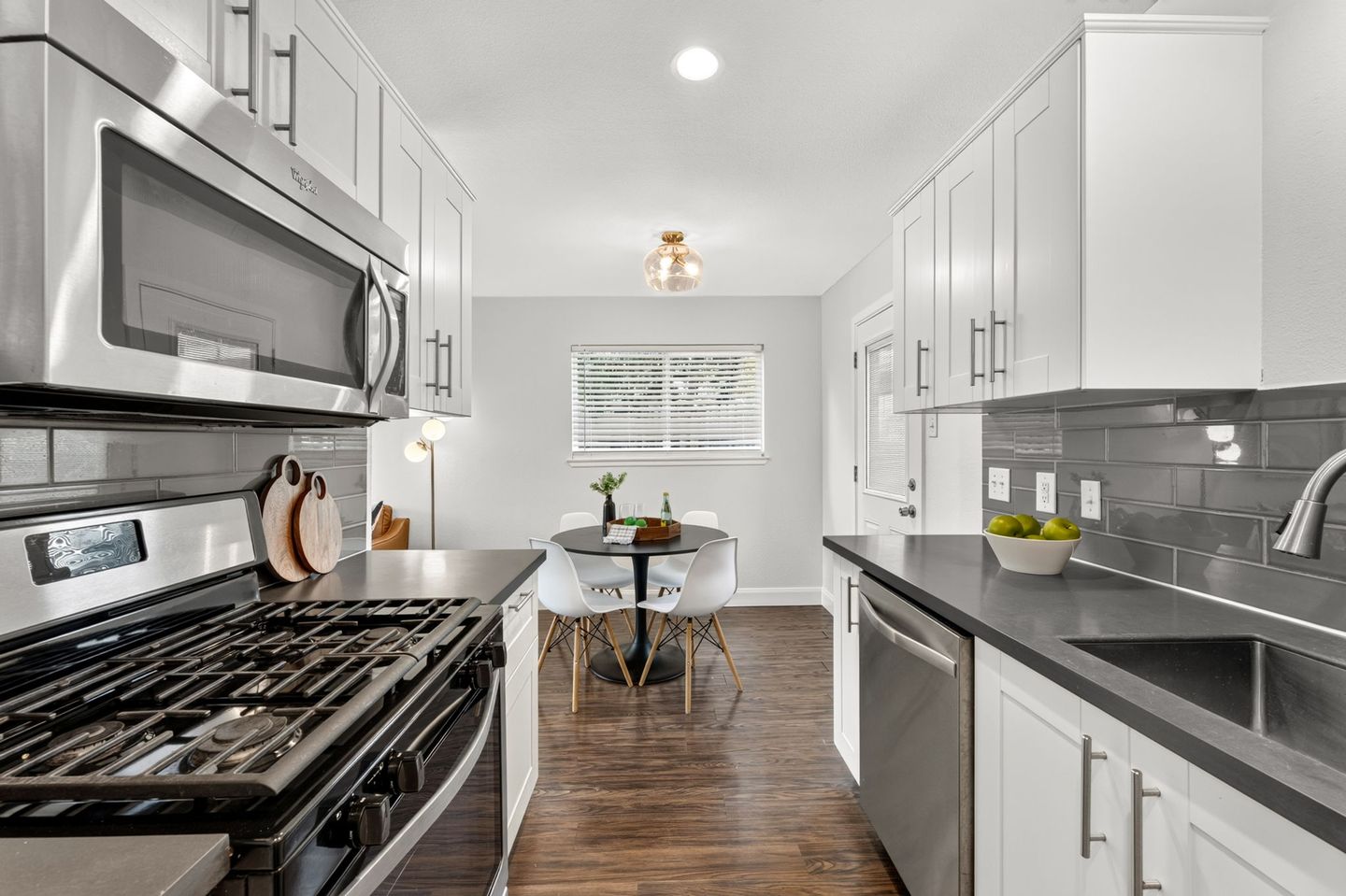 13-web-or-mls-7711-watson-st-b-(15-of-25).jpg