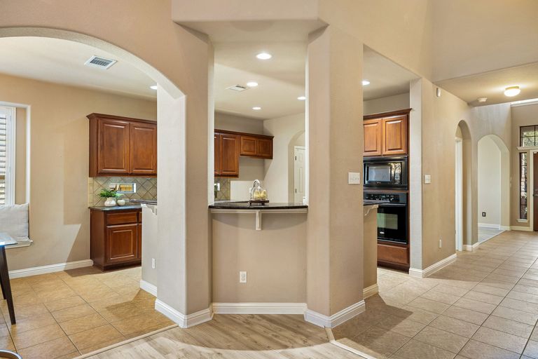 13-web-or-mls-801-zappa-dr-kcp-031226---172.jpg