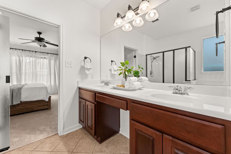 13-web-or-mls-8300-alophia-dr-20.jpg