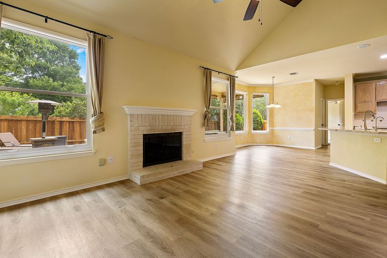 13-web-or-mls-8410-cambria-dr-kcp-042425---109.jpg