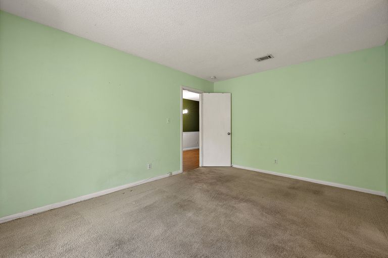 13-web-or-mls-8802-westover-club-dr-kcp-091725---27.jpg