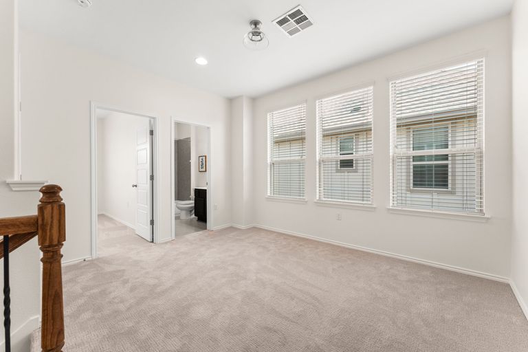 13-web-or-mls-9528-hunter-ln-19-1746648464.jpg