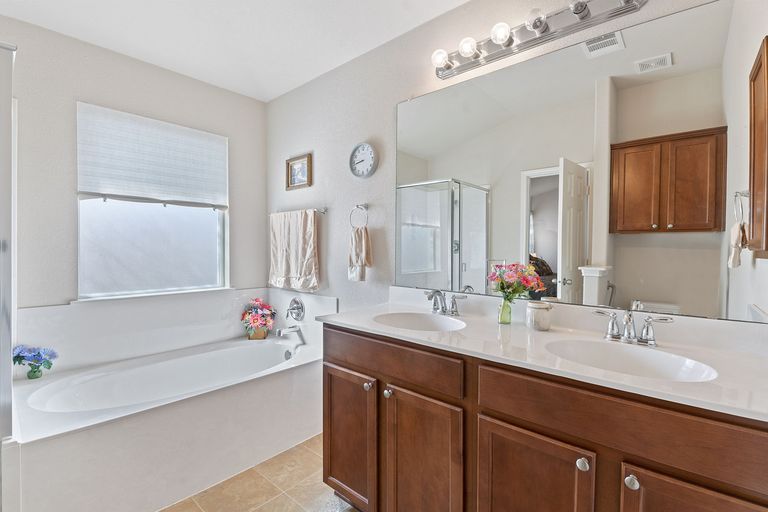 13-web-or-mls-dsc09911.jpg