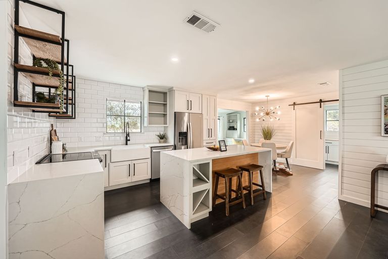 13100-county-line-rd---web-quality---008---11-kitchen.jpg