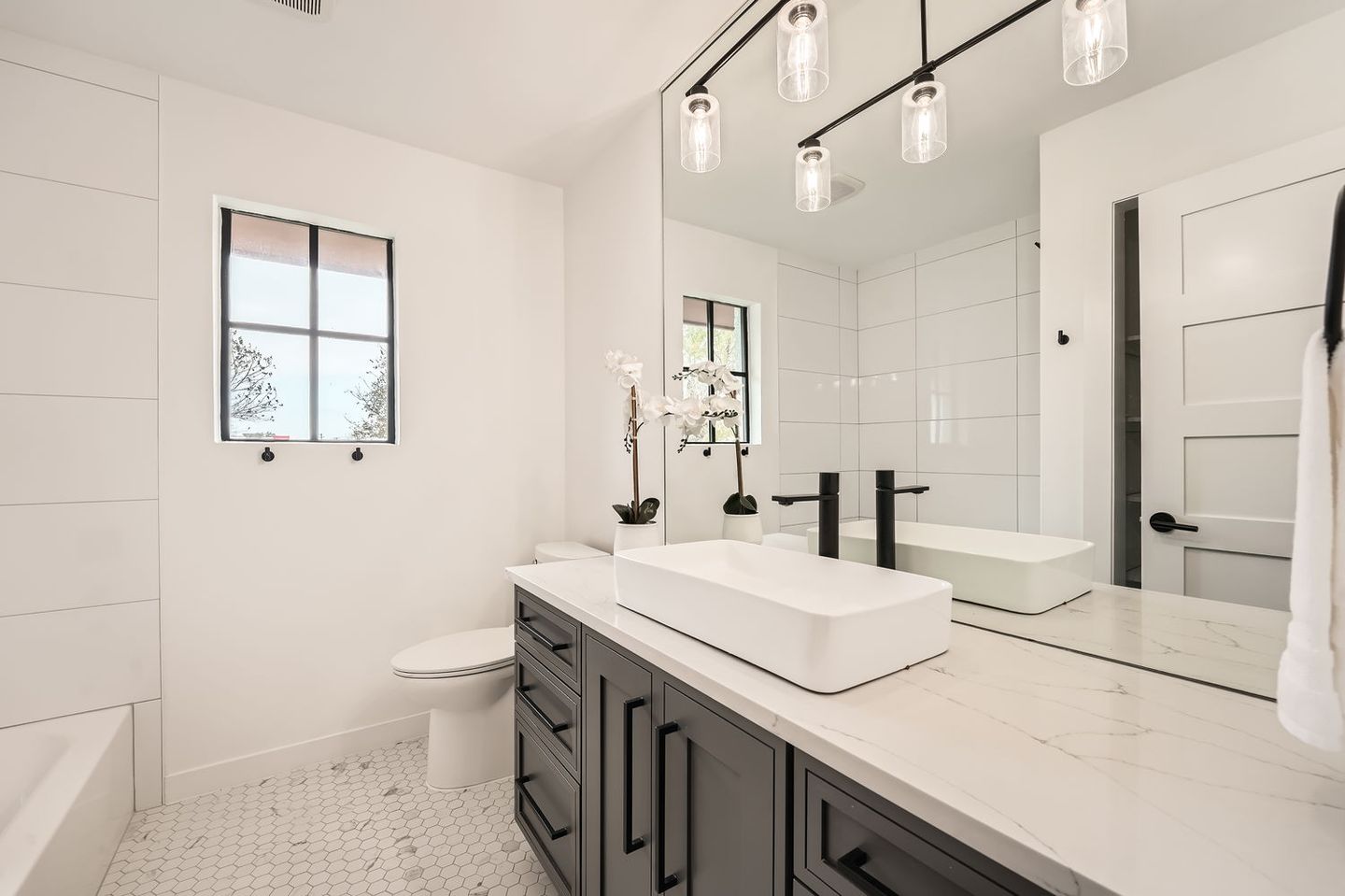 13100-county-line-rd---web-quality---018---26-bathroom.jpg