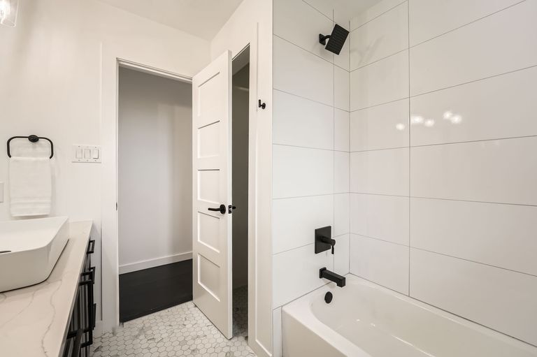 13100-county-line-rd---web-quality---019---27-bathroom.jpg