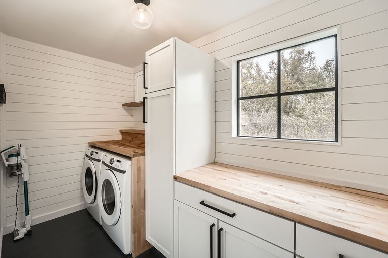 13100-county-line-rd---web-quality---020---28-laundry-room.jpg