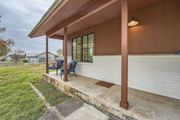 13100-county-line-rd---web-quality---023---32-patio.jpg