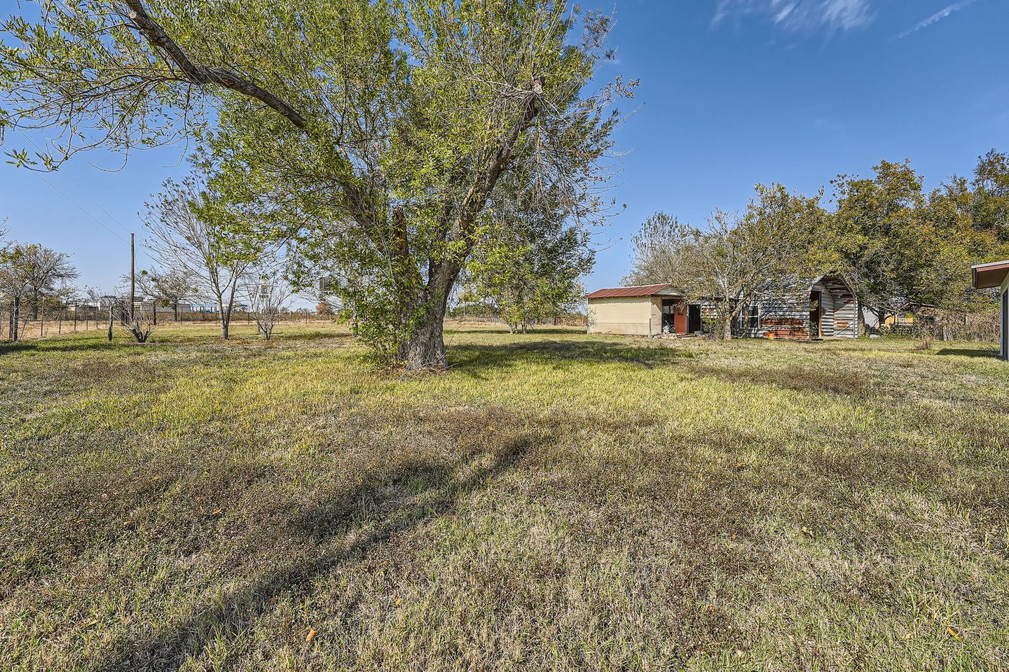 13100-county-line-rd---web-quality---024---33-backyard.jpg