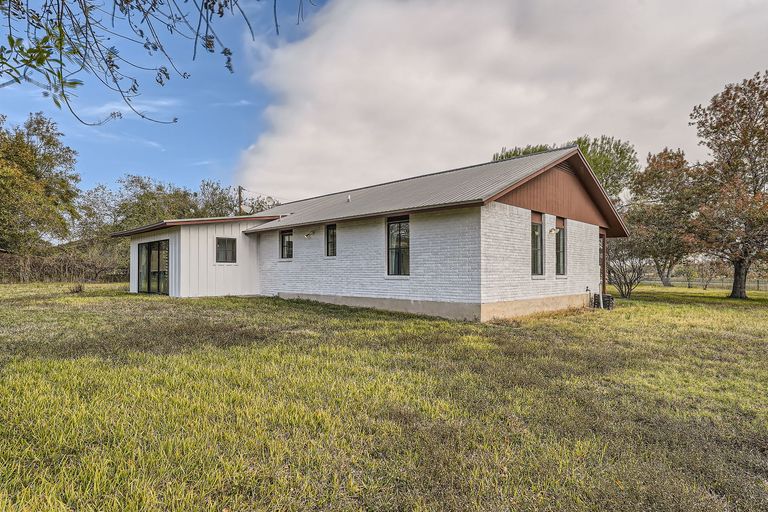 13100-county-line-rd---web-quality---026---36-exterior-rear.jpg