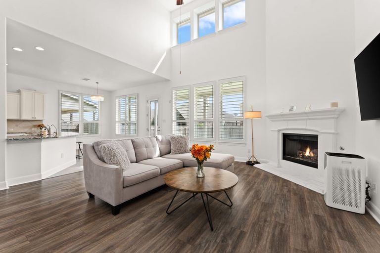 14-custom-3917-rosa-park-ln-(20-of-38).jpg