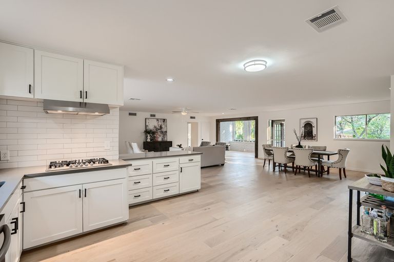 14-kitchen.jpg