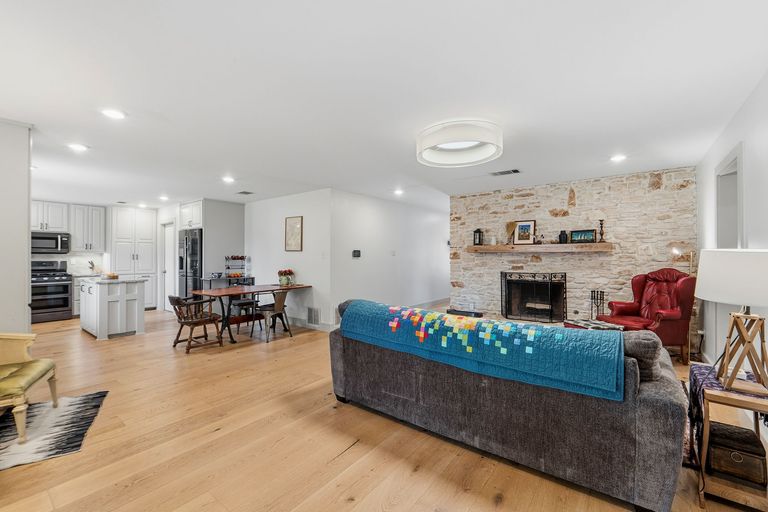 14-sqft-0837.jpg