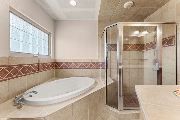 14-web-or-mls-103-westward-cove-17.jpg