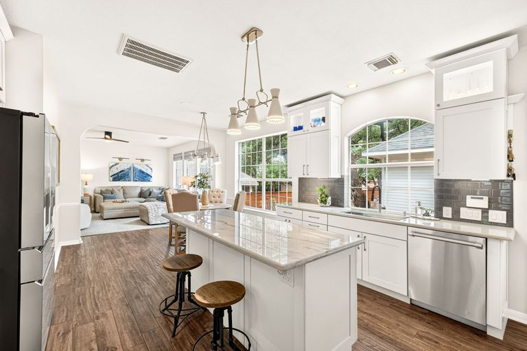14-web-or-mls-11314-pebble-garden-(14-of-47).jpg