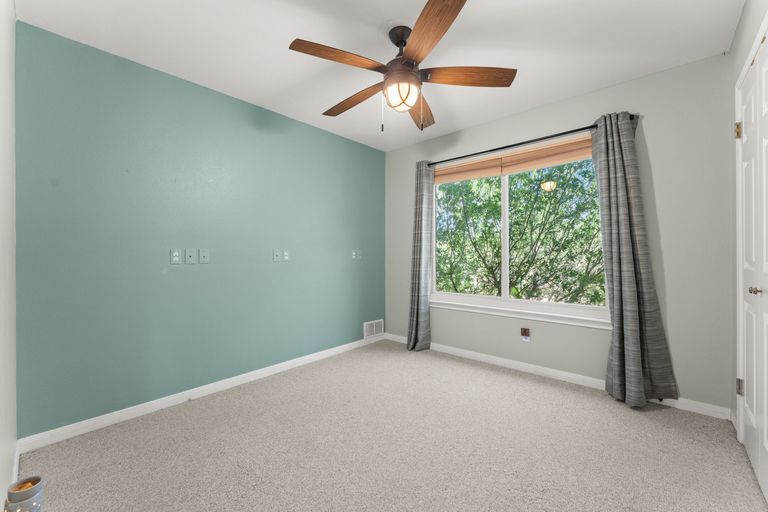 14-web-or-mls-11551-farm-to-market-32-3.jpg