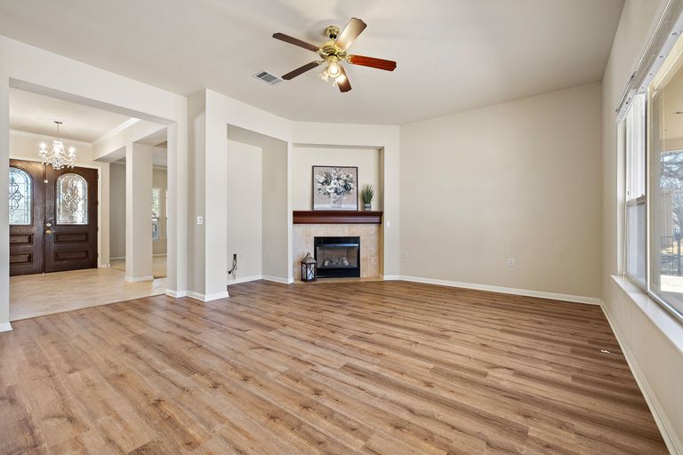 14-web-or-mls-120-durango-trail-kcp-022625---136.jpg