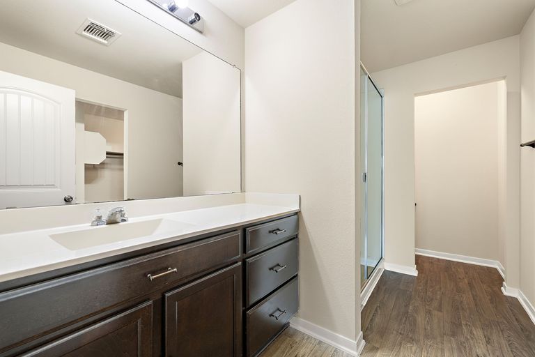 14-web-or-mls-12111-stoneridge-gap-ln-kcp-043026---34.jpg