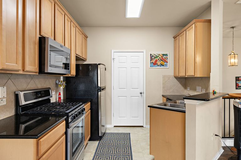 14-web-or-mls-1310-w-parmer-ln,-2401-kcp-052324---112.jpg