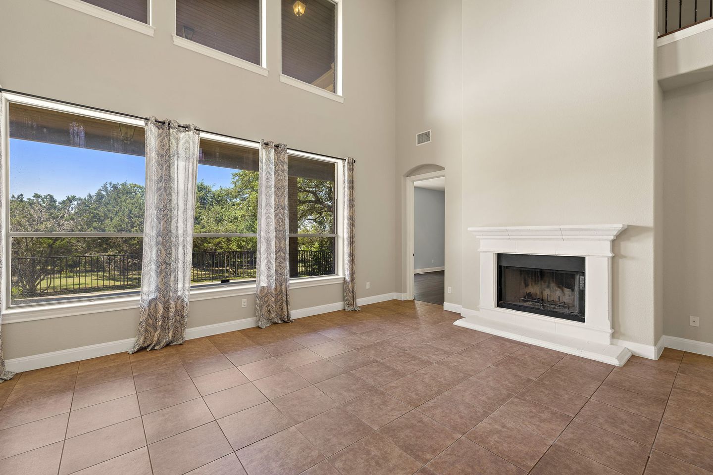 14-web-or-mls-1344-flint-rock-loop-kcp-042125---130.jpg