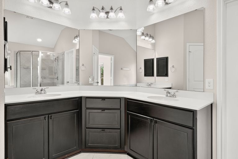14-web-or-mls-13833-arbor-hill-cove-(18-of-37).jpg