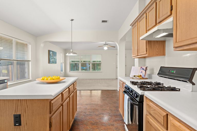 14-web-or-mls-1501-santana-st-(5-of-27).jpg