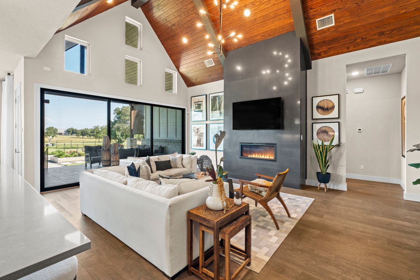 14-web-or-mls-217-northcrest-dr.jpg