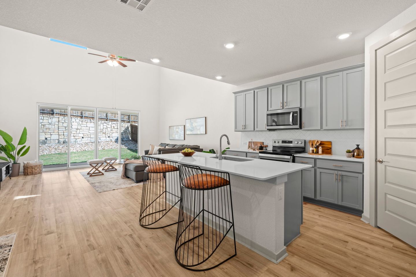 14-web-or-mls-221-indian-shoal-dr.jpg