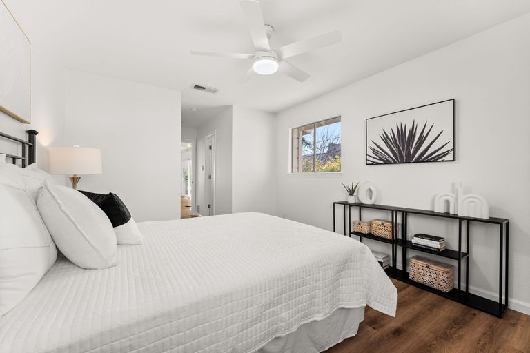 14-web-or-mls-2705-ashdale-dr-(18-of-26).jpg