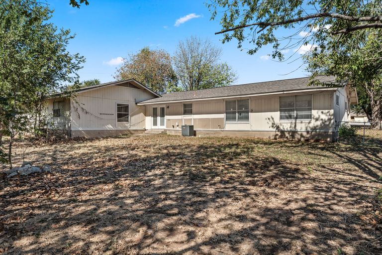 14-web-or-mls-308-highland-estates-dr-28.jpg