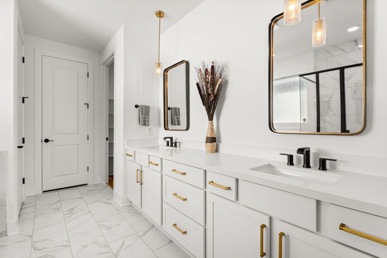14-web-or-mls-3234-amore-way-(19-of-30).jpg