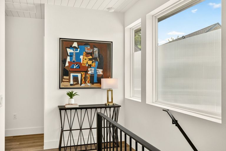 14-web-or-mls-4601-hank-ave-1-(16-of-32).jpg