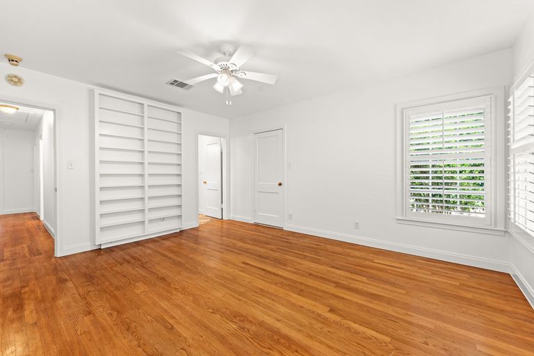 14-web-or-mls-5401-shoal-creek-blvd-14.jpg