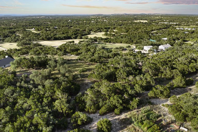 14-web-or-mls-5601-w-fitzhugh-rd-(5-of-24).jpg