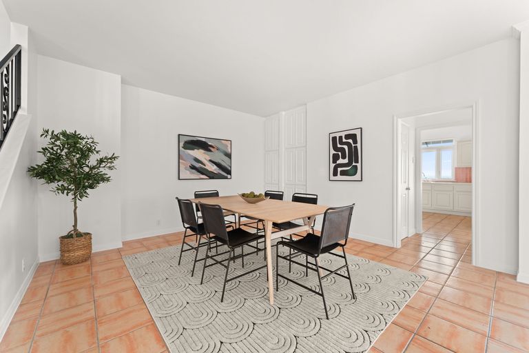 14-web-or-mls-5913-northwest-pl-1-(2)-1748297631.jpg