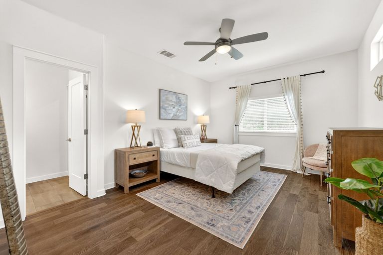 14-web-or-mls-6800-menchaca-rd-13-(15-of-25).jpg