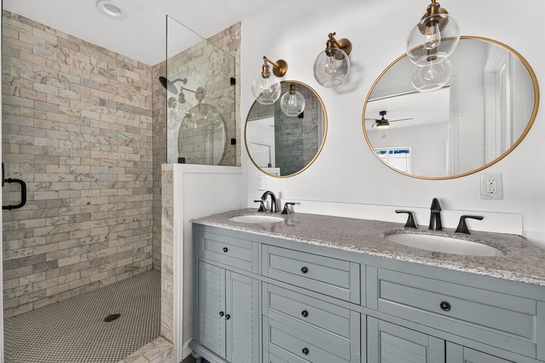 14-web-or-mls-6913-la-salle-dr-(14-of-25).jpg